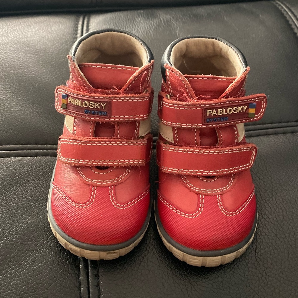 Todler boots (size 21)